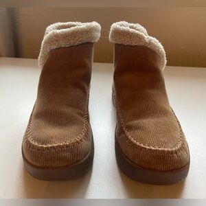 Sanuk corduroy booties